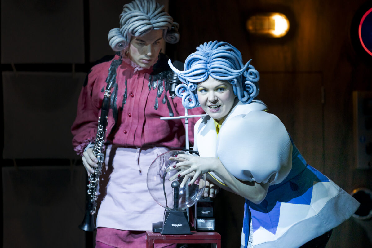 Holle (c) Werner Kmetitsch 4
Manuel Ernst (Pech-Andy/Klarinette), Tatiana Kuryatnikova (Holle)